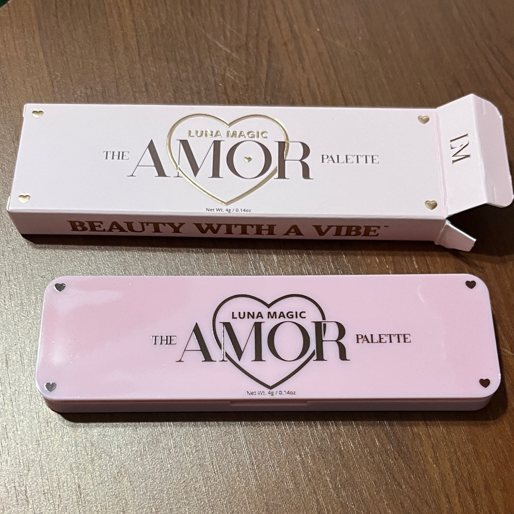 Luna Magic The Amor Eyeshadow Palette - Set of 5